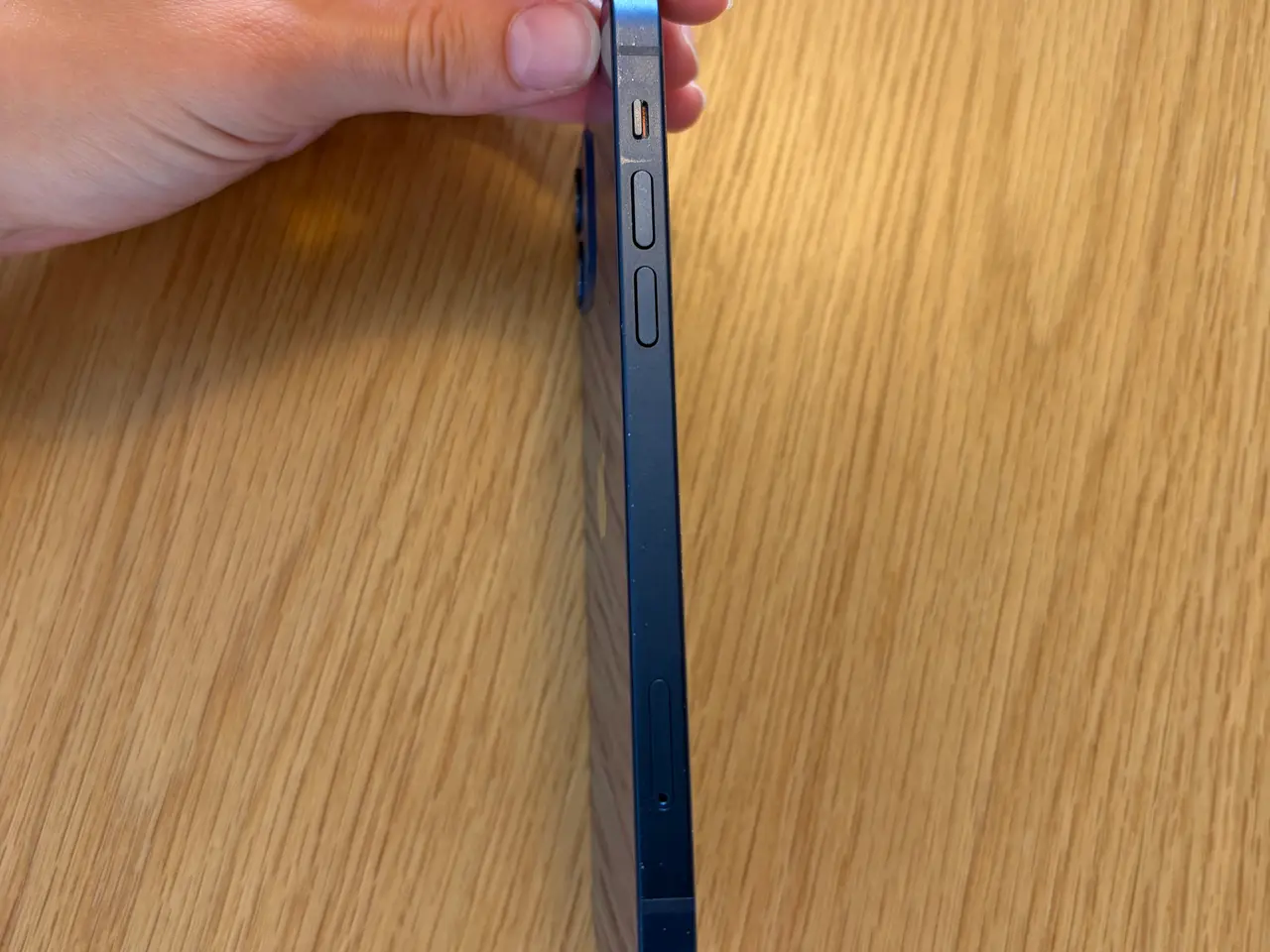 Billede 4 - Mørkeblå iPhone 12, 64 GB