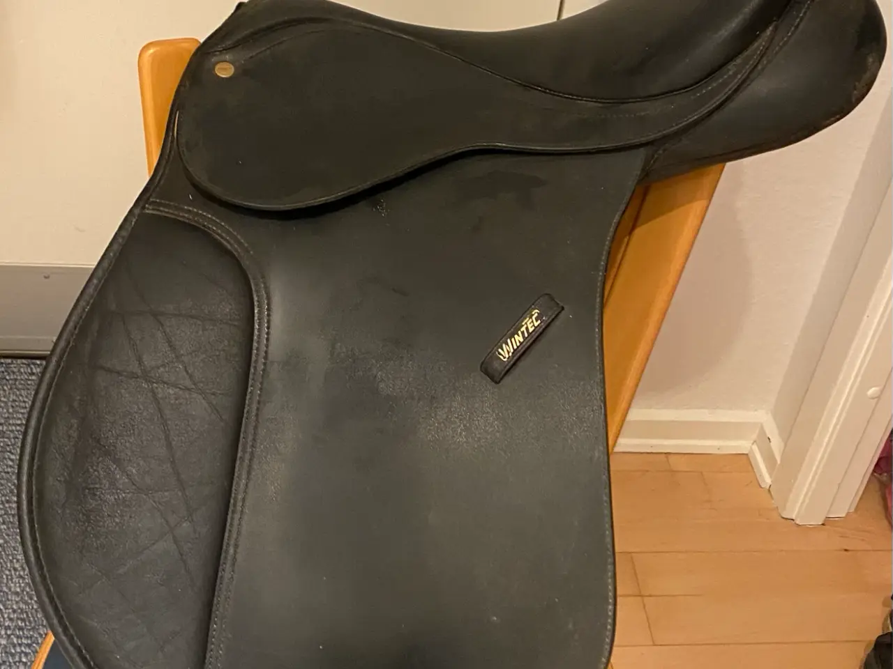 Billede 4 - 17” Wintec dressursadel med Cair luftpudesystem