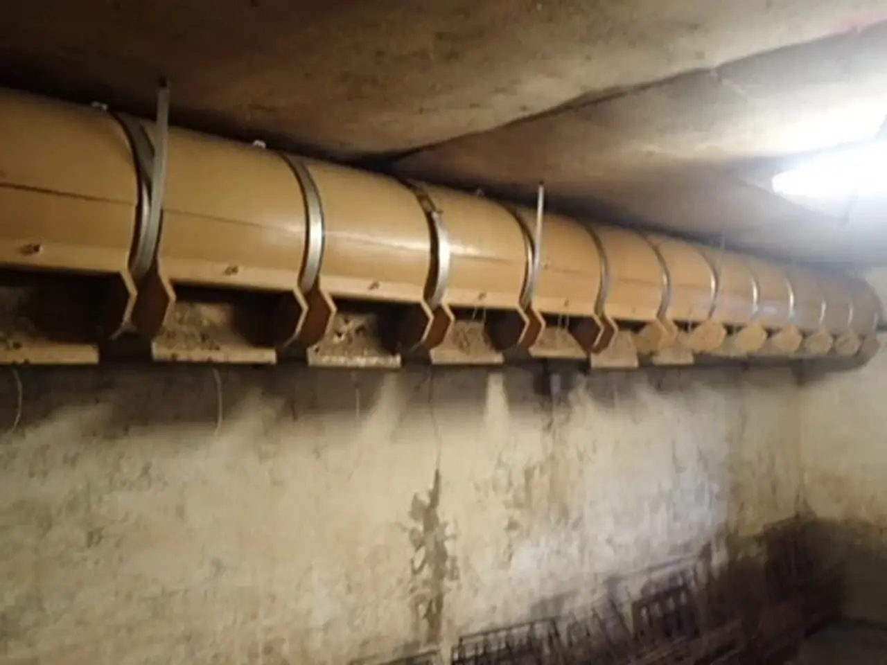 Billede 3 - - - - Ventilation / indsugnings ventiler med justerbar klap.