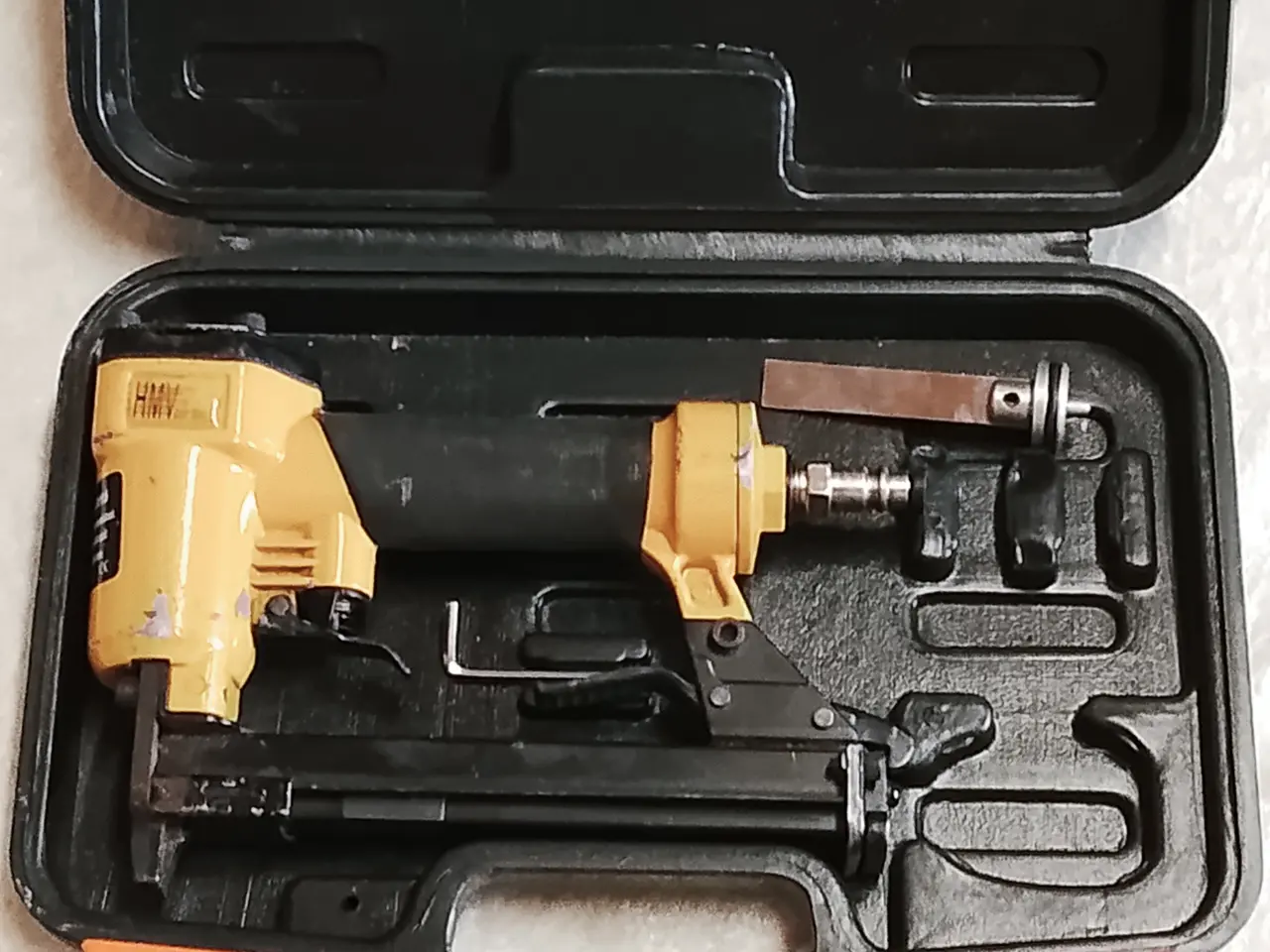Billede 2 - Klammepistol trykluft fungerer som den skal.