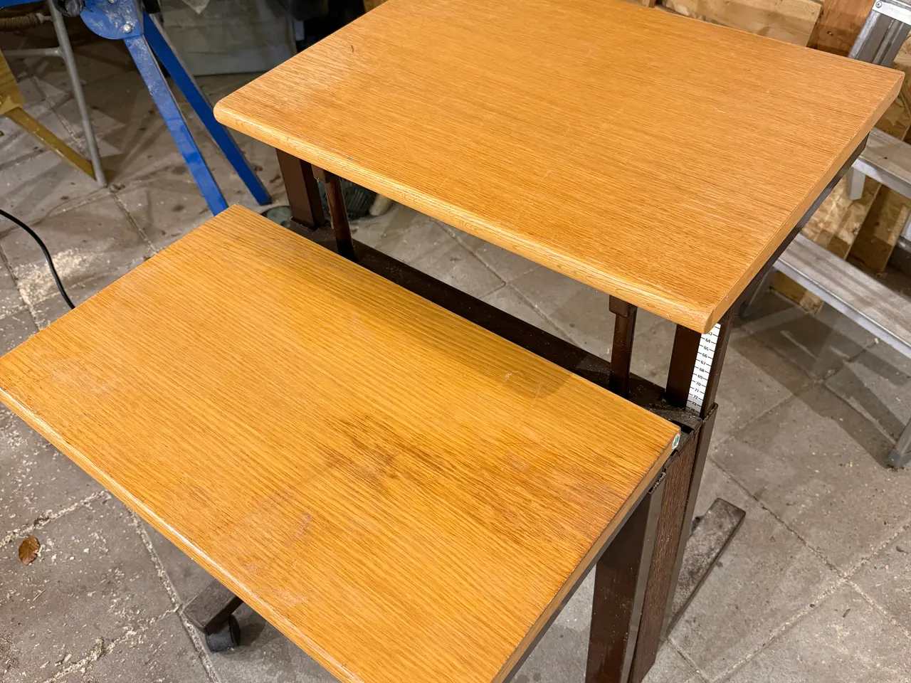 Billede 2 - Justerbart arbejdsbord med to plader i træ