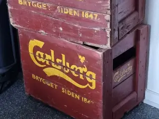 2 stk Carlsberg trækasser.
