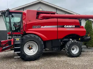 Case IH Axial Flow 8230 Med 2 sideknive