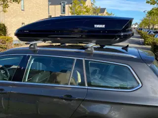 UDLEJES - Thule Motion 800 tagboks - 460 liter.