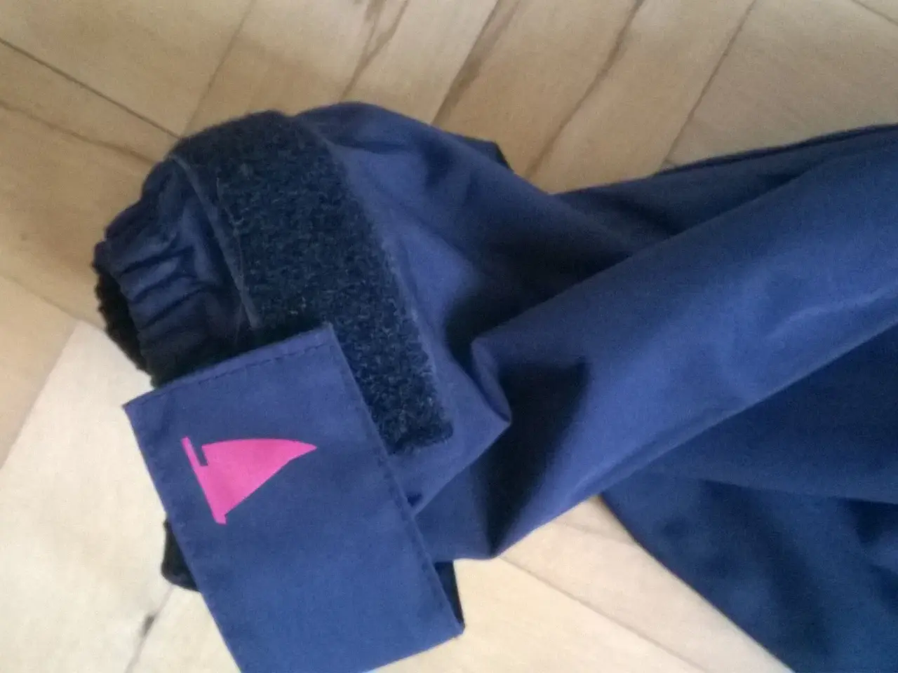 Billede 4 - Musto sejlerbukser 7-8 år