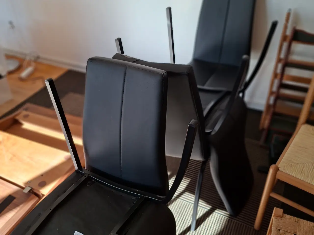 Billede 7 - Spisebord med 6 stole