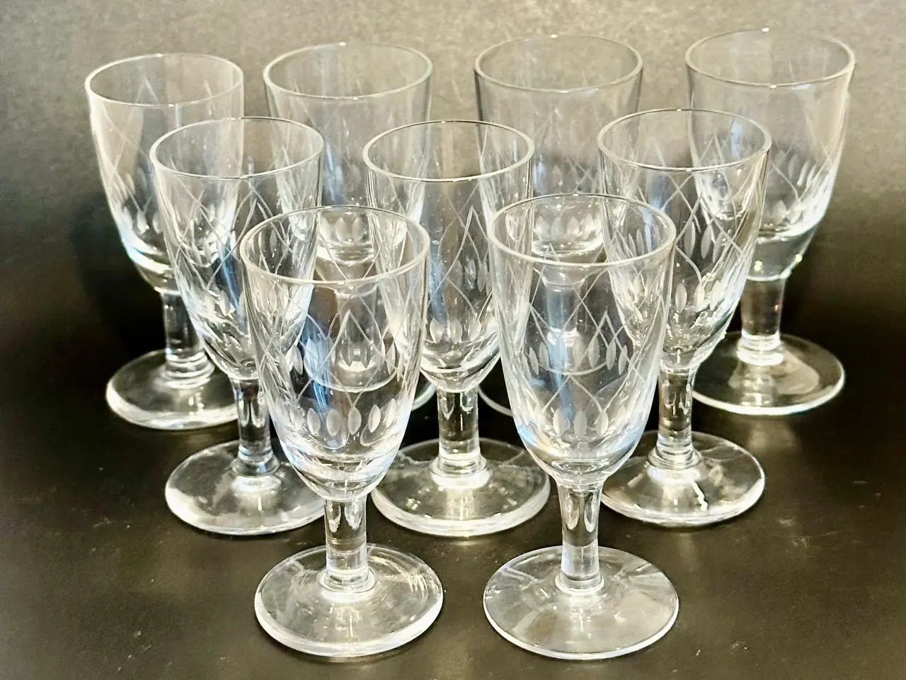 Billede 2 - 9 vintage BELLONA snapseglas i flot stand sælges