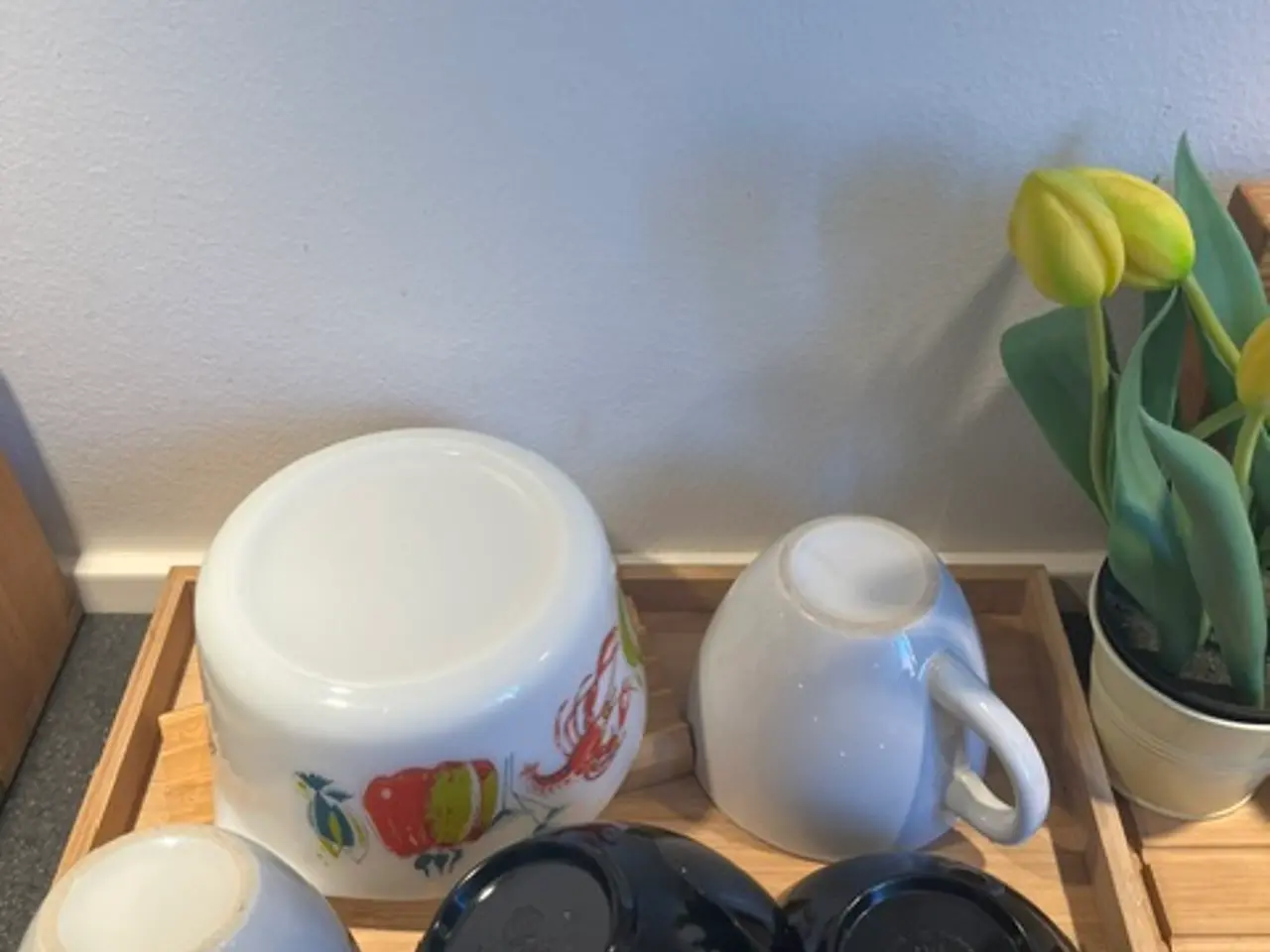 Billede 3 - Flot retro-sæt til køkkenet:Fad, 2 skåle+2 kopper