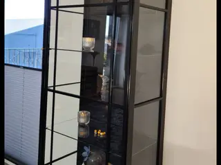 Vitrineskab glas og stål