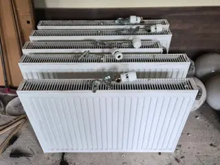 Radiator inkl. Ventil og termostat 