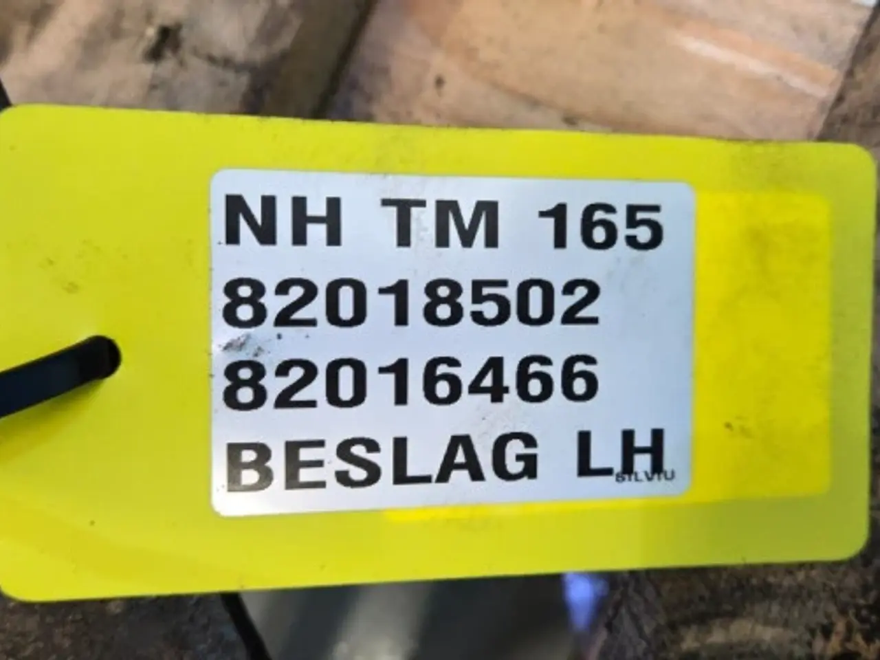 Billede 14 - New Holland TM165 Beslag L. 82018502