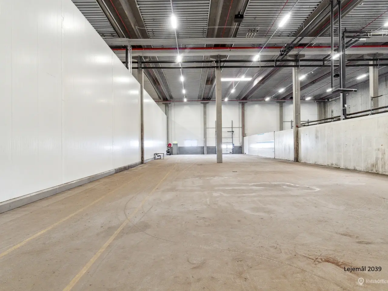 Billede 1 - Logistiklejemål med porte og ramper og en loftshøjde op til 10 meter