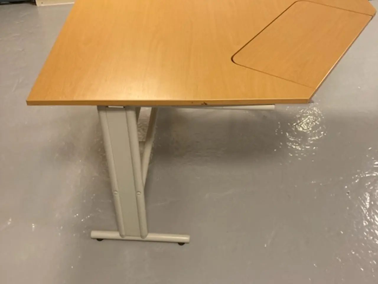 Billede 1 - Skrivebord.