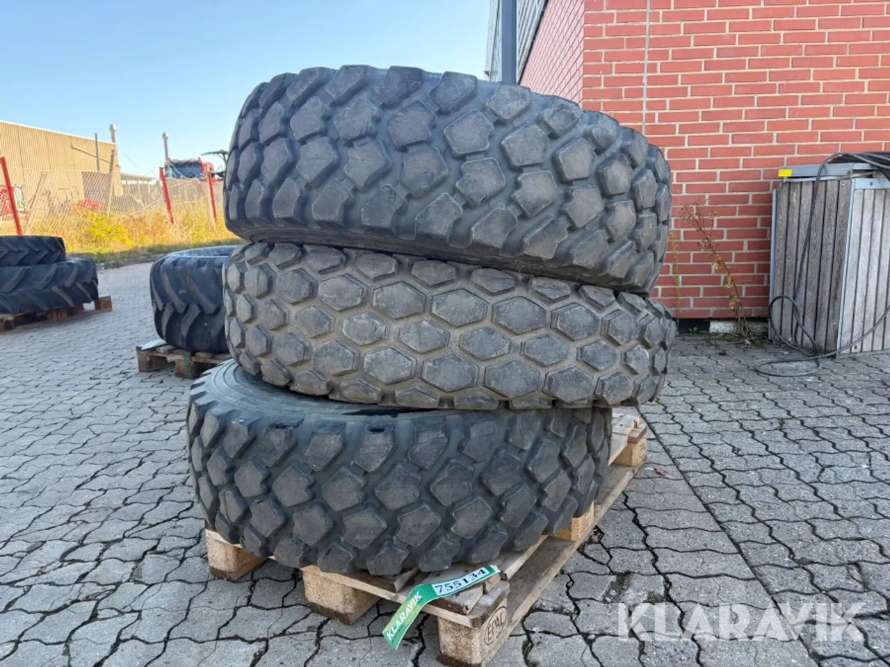 Billede 1 - Entreprenør dæk 3 styk