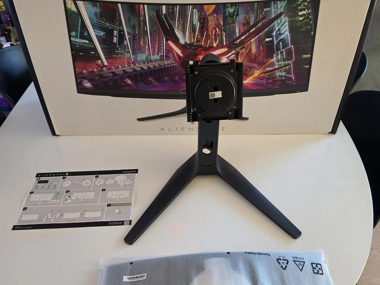 Billede 3 - Alienware AW3423DWF 34" QD-OLED 165 Hz – med kasse