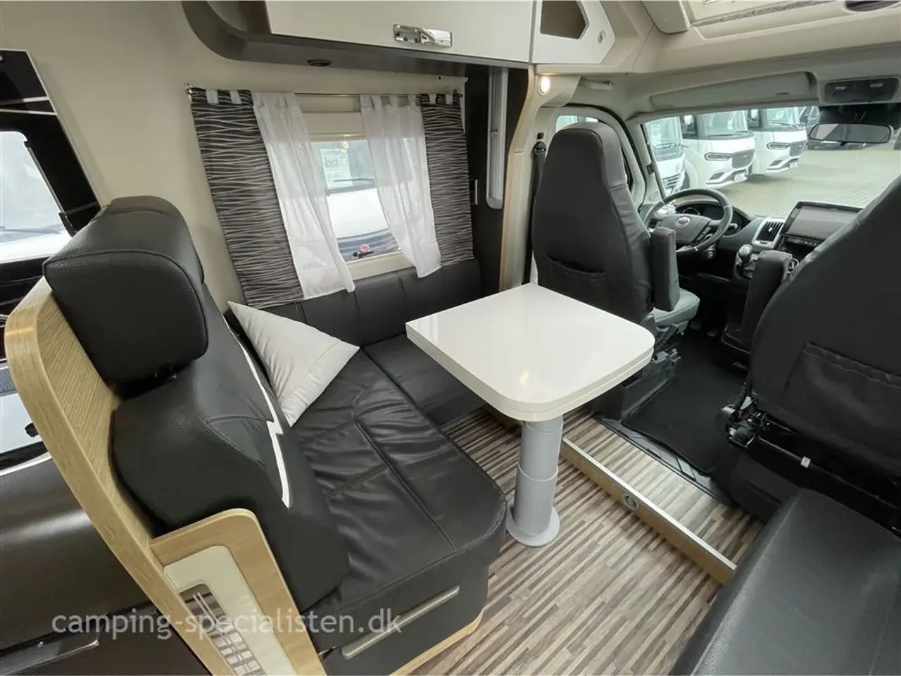 Billede 4 - 2019 - Benimar Perseo 596 Edition 40 Toplækker Autocamper med genial indretning - Benimar Perseo 596 Edition 40 - Kan nu opleves hos Camping-Specialisten i Silkeborg