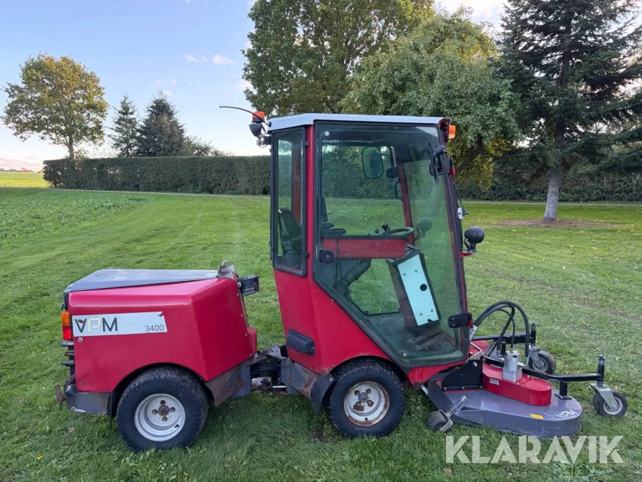 Billede 6 - Redskabsbærer Vpm 3400 med klipper og kost