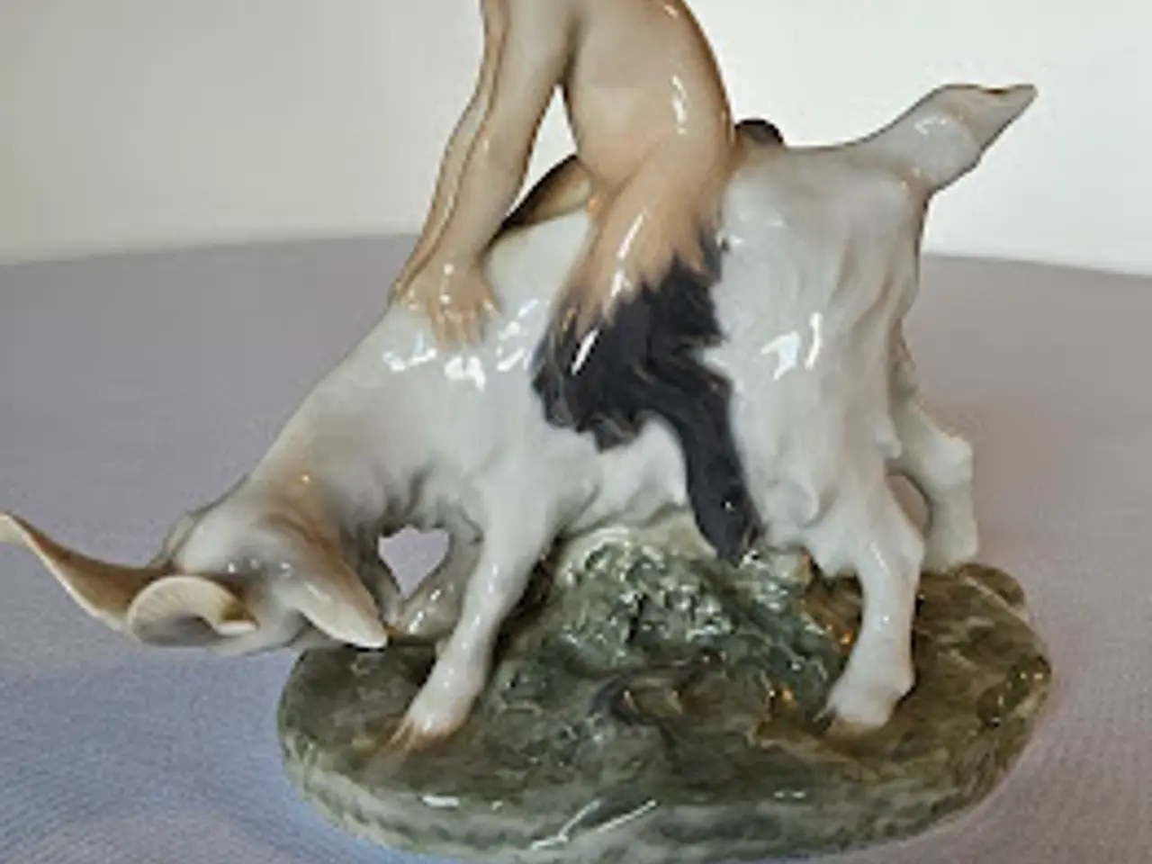 Billede 1 - Royal Copenhagen Faun på ged