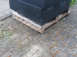Støttemur / kantsten