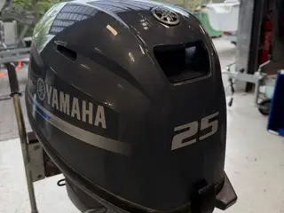 Yamaha F25GEL