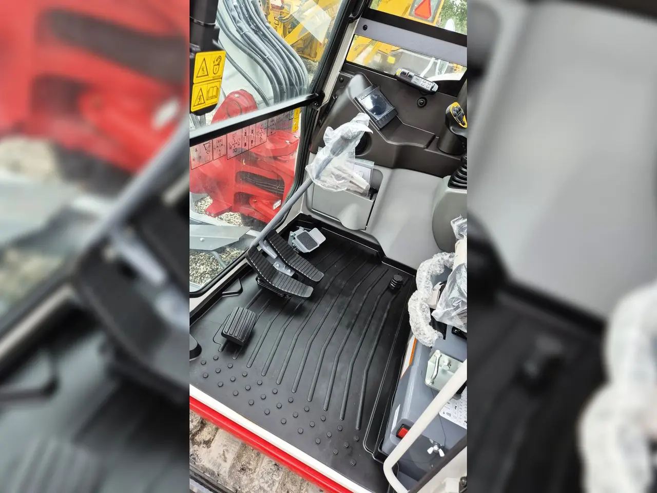 Billede 19 - Takeuchi TB290-2 / Fabriksny / Engcon med gribeklo / MIG2 / Engcon skovlsæt