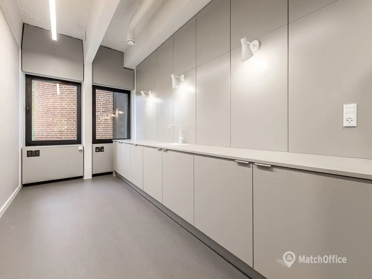 Billede 11 - Unik arkitektur placeret i skøn natur