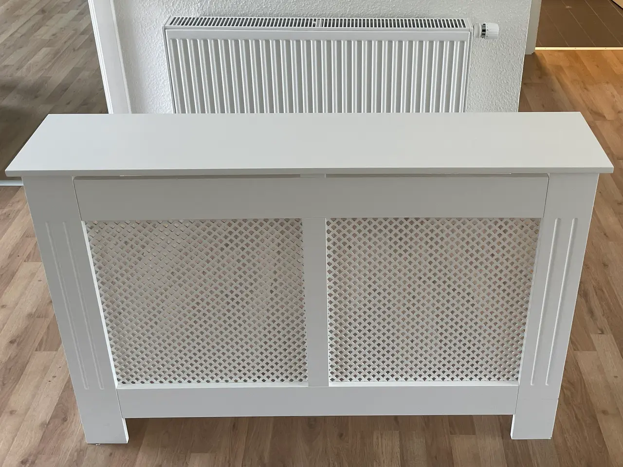 Billede 2 - Dekorativ Radiatorskjuler i hvid