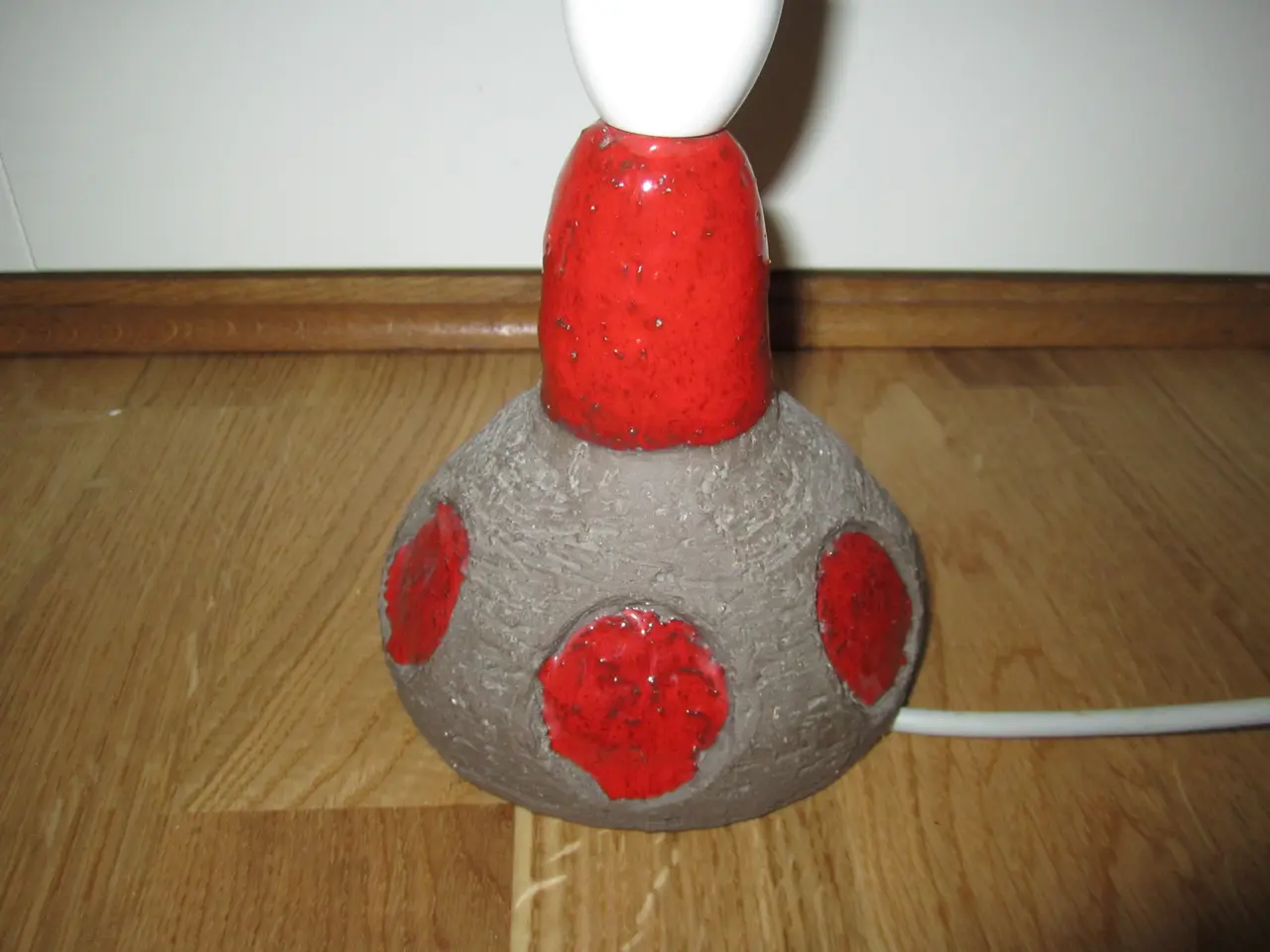 Billede 2 - RETRO RØD BORDLAMPE. BYD.