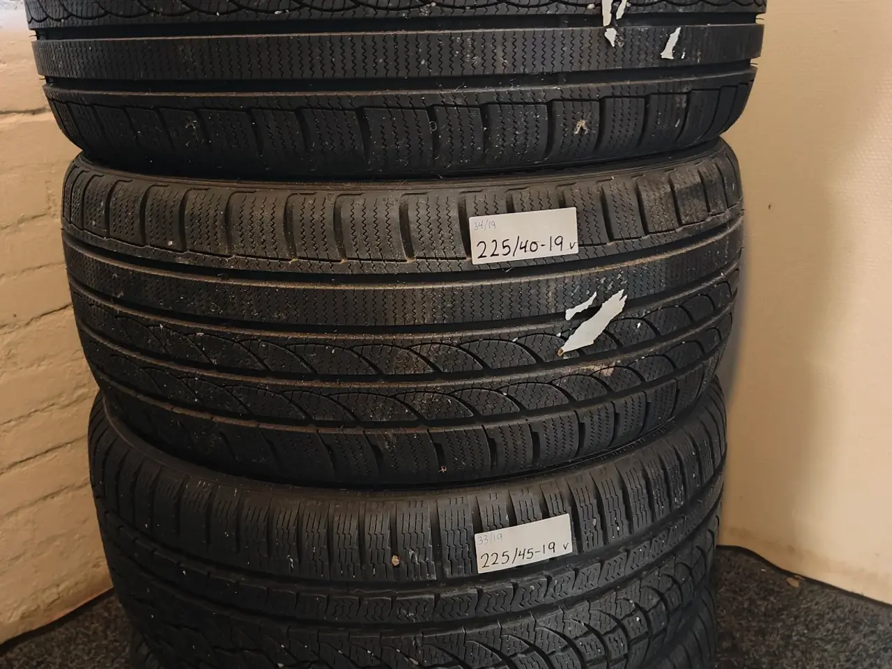 Billede 1 - 4 stk 225/40-19 Vinterdæk ❄️👨🔧