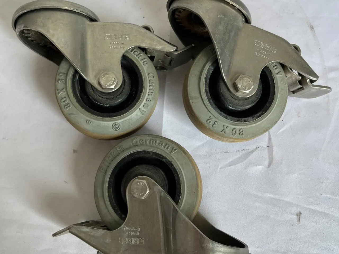 Billede 2 - Blickle 80 X 32 Swivel Casters med Brake Set Of 3