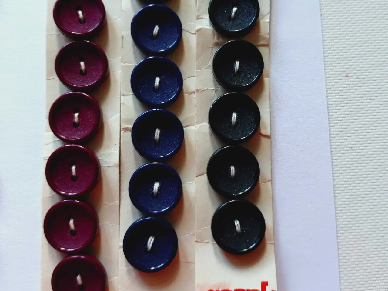 Billede 2 - Knapper bla. billede 1/2 100 kr kr / 3 100 kr