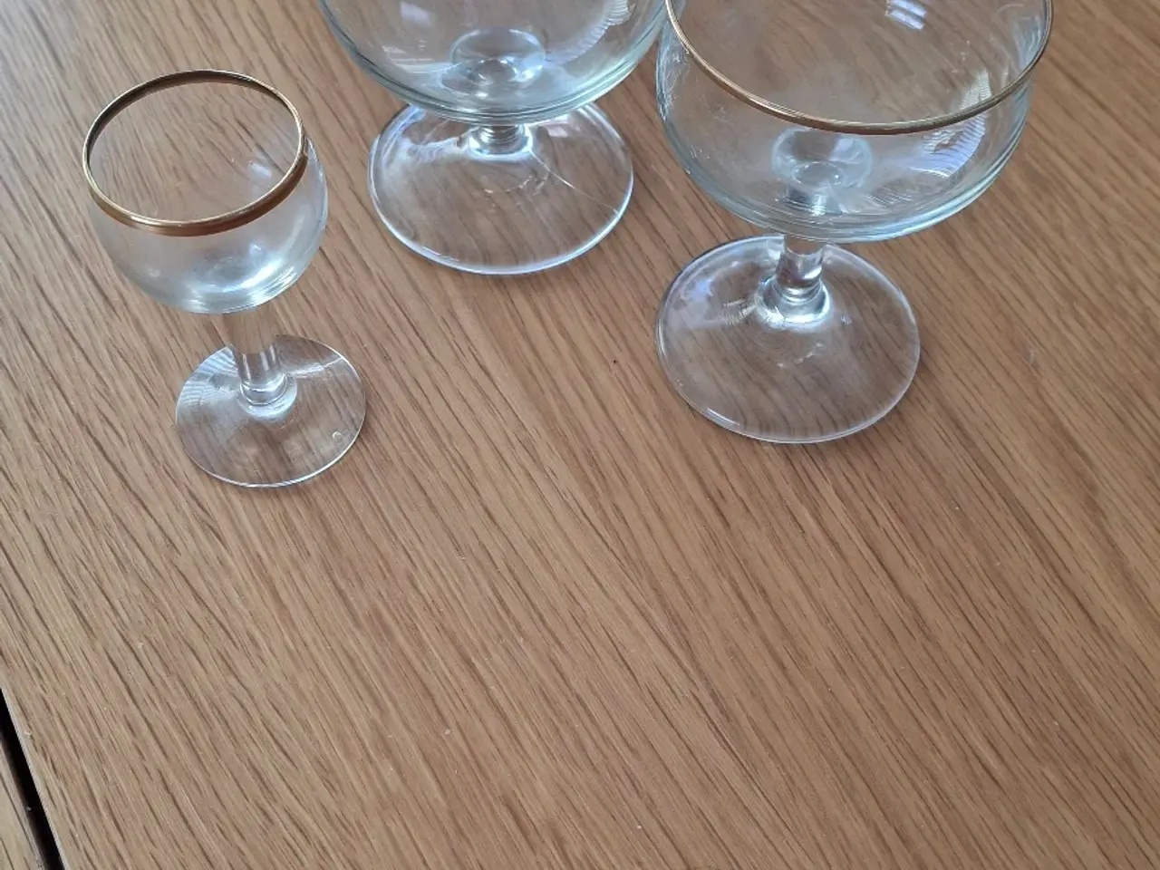 Billede 1 - Glas med guldkant