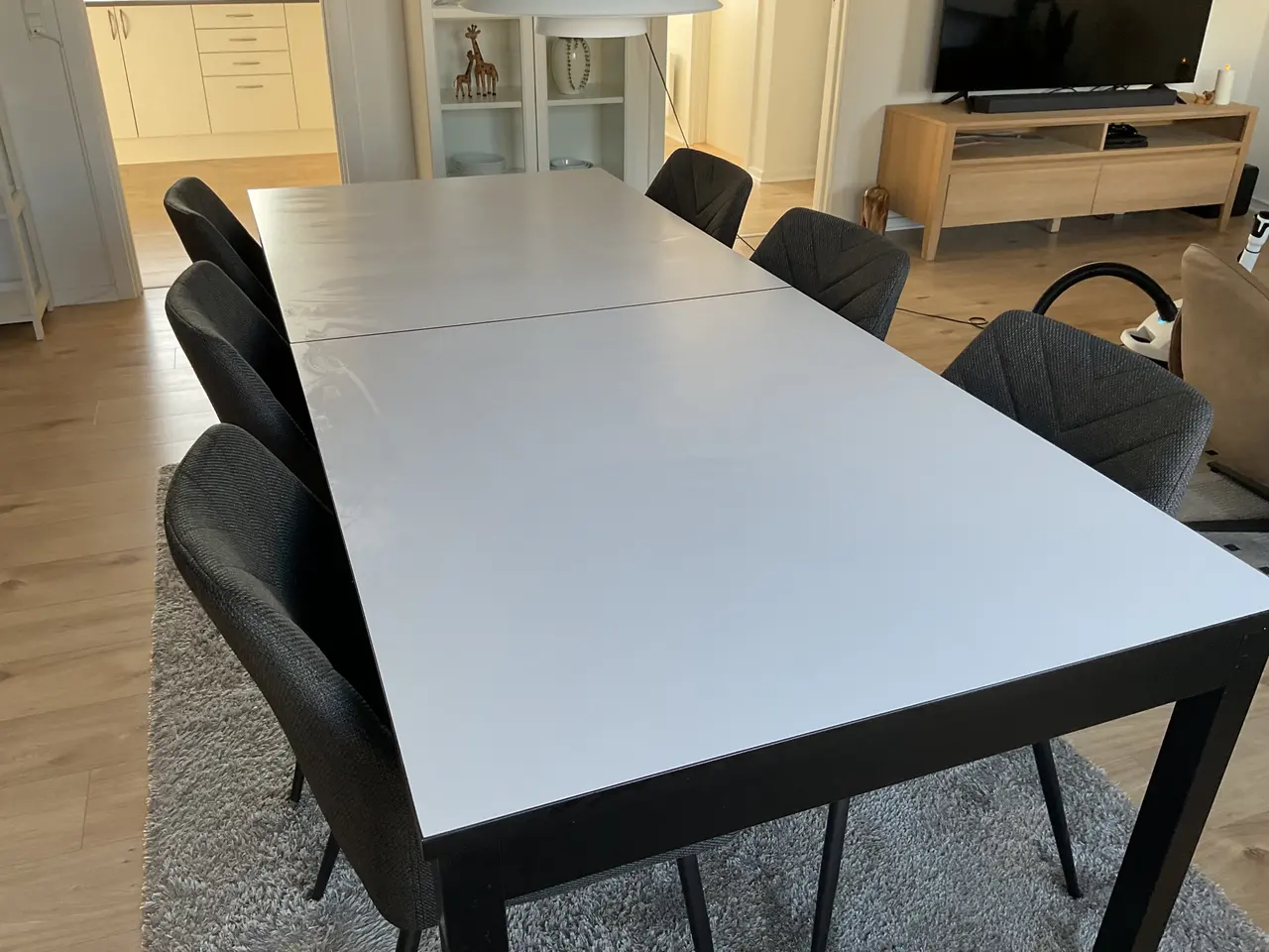 Billede 1 - Rigtig godt spisebord
