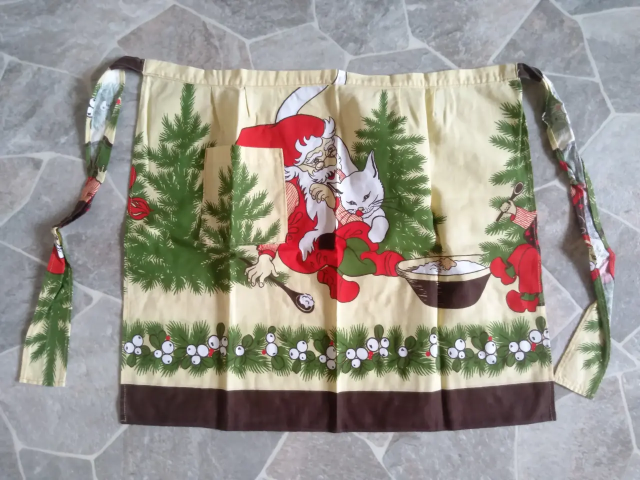 Billede 12 - Julepynt, krus, lysestager, nissehuer m.m.