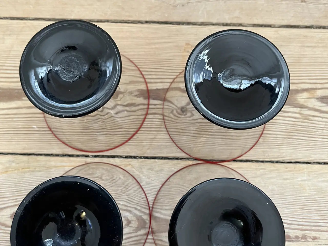 Billede 4 - Likørglas klintholm med rød kant