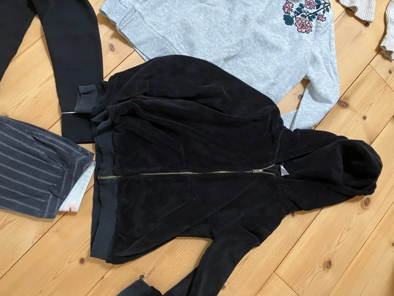 Billede 6 - Blandet tøj str. s