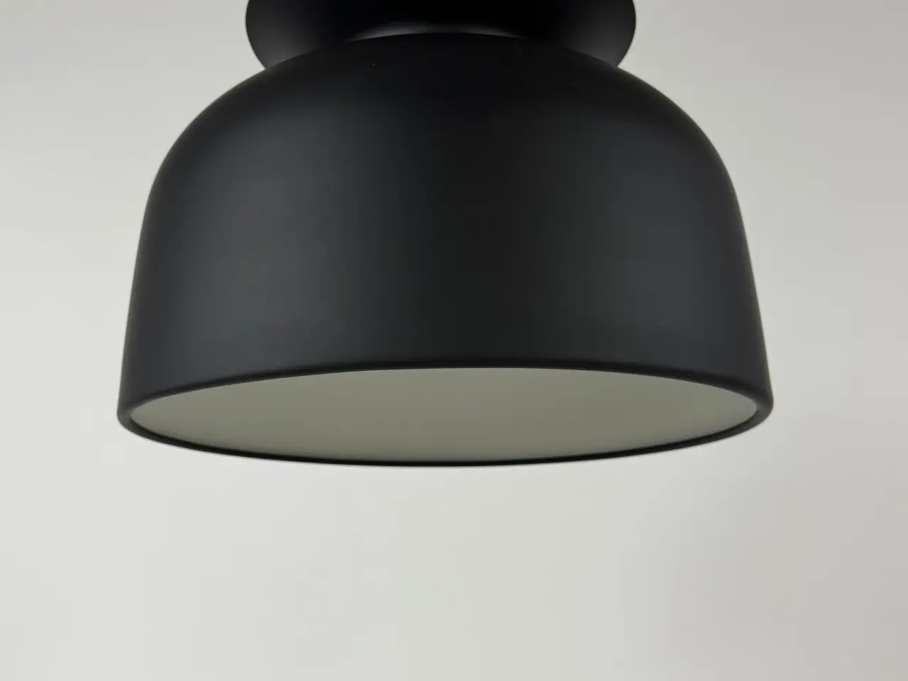 Billede 4 - GUBI Ronde Lampe – Sort Ø40 cm