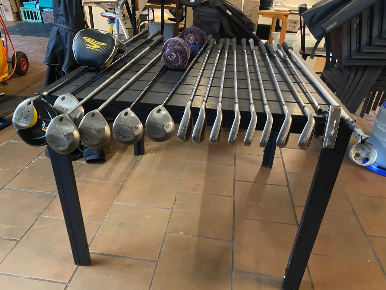 Billede 4 - 2 golfsæt og masser af udstyr.