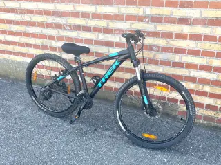 TREK Marlin 5 – 21 gear – Skivebremser – 15,5 stel