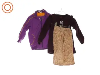 Jakke, bluse og bukser (str. 98)