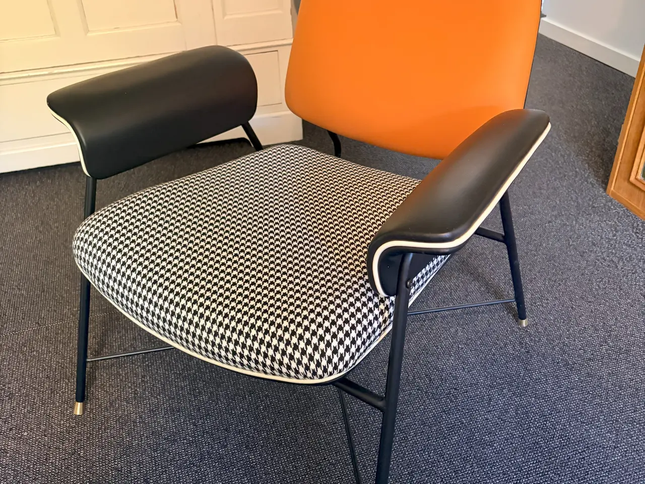 Billede 1 - Loungestol sælges.