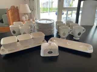 Kaffekrus og tallerkner m.m.