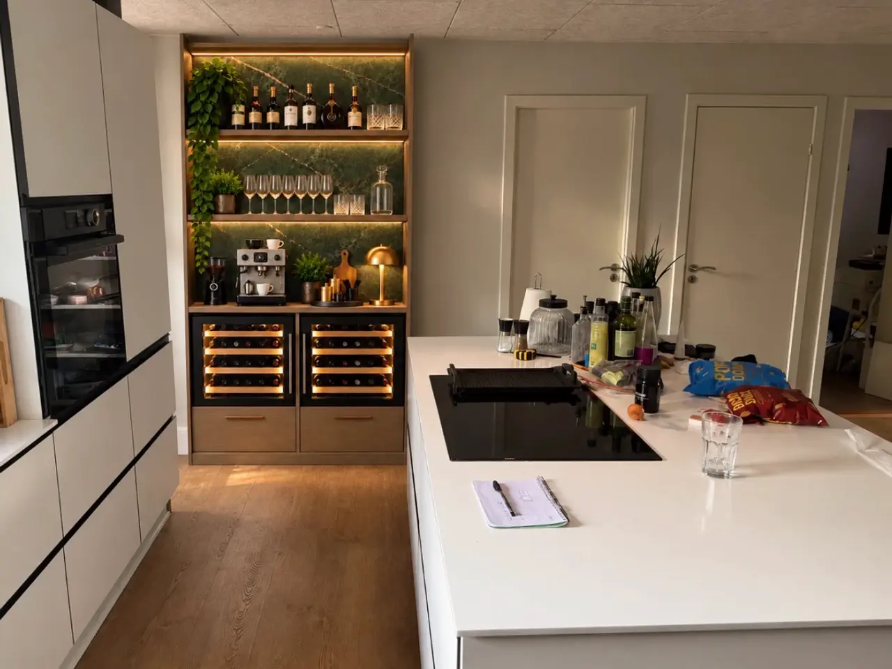 Billede 1 - Vin & kaffeskab