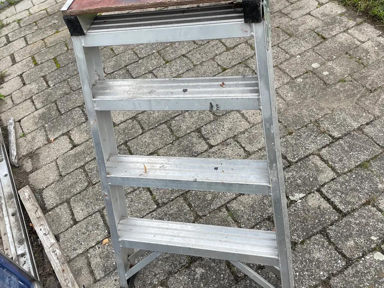 Billede 2 - Arbejds platform står solidt