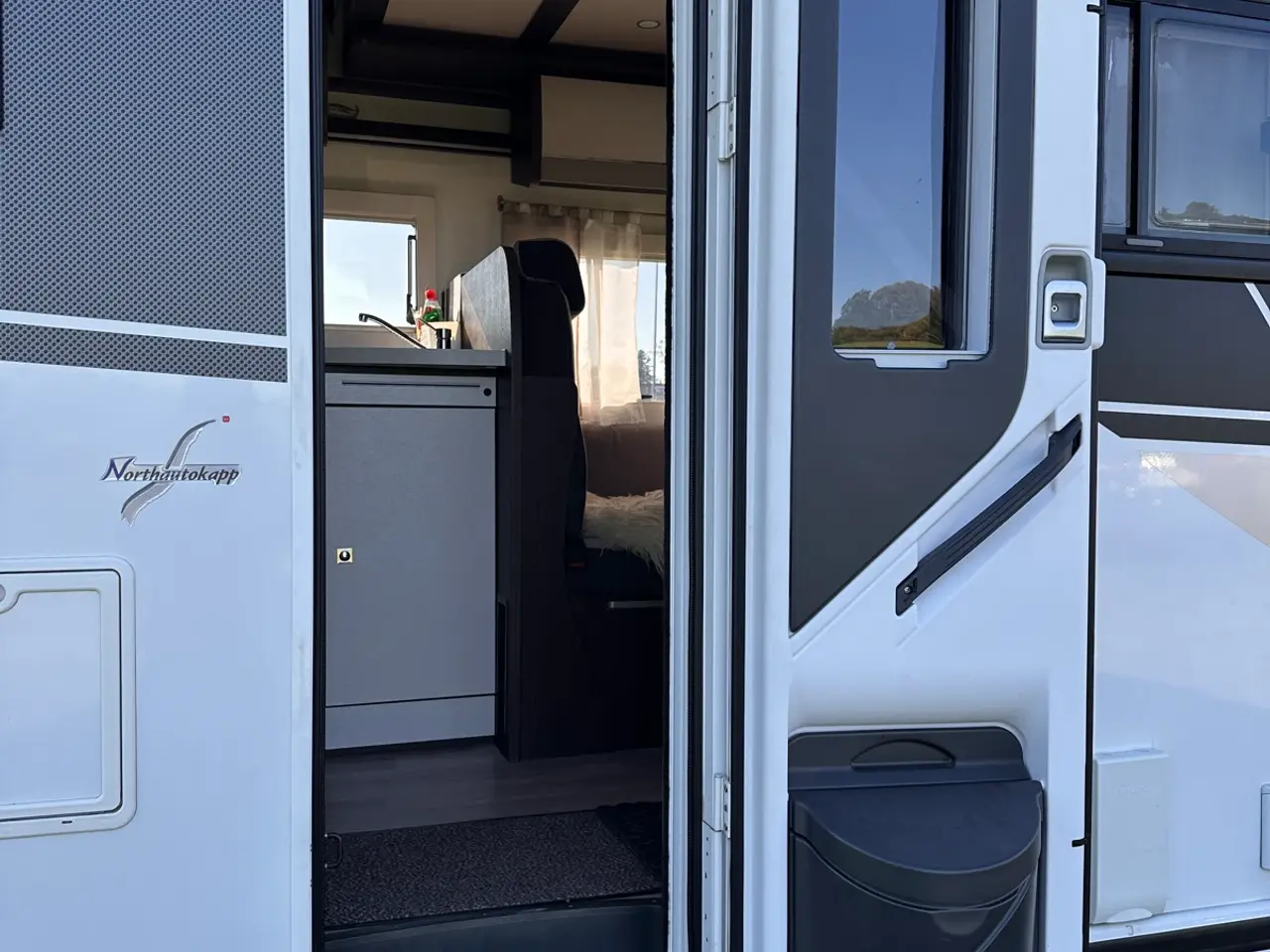 Billede 4 - Benimar Tessoro T442 Northautokapp – 2022 