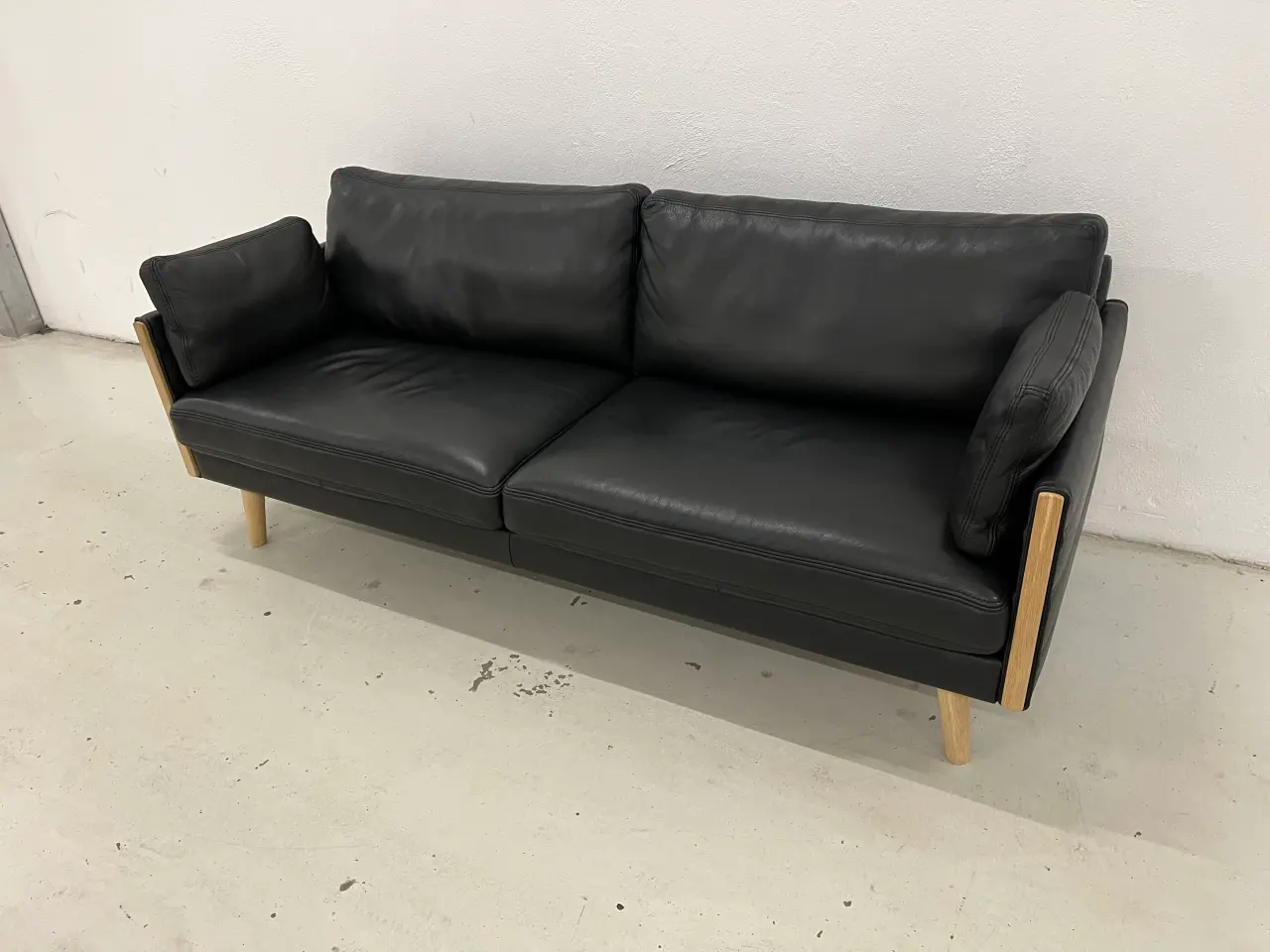 Billede 7 - Horisont BD 3 Pers.Sofa i sort semianilin læder.