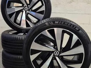 VW ID.4 / ID.5 ORIGINAL ALUFÆLGE MED SOMMERDÆK