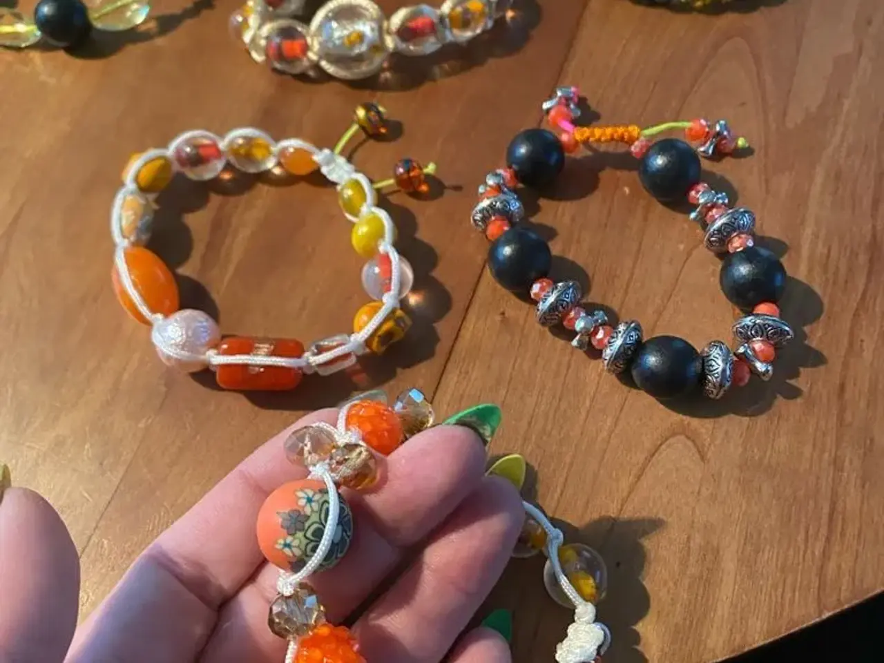 Billede 3 - Nye knyttede armbånd
