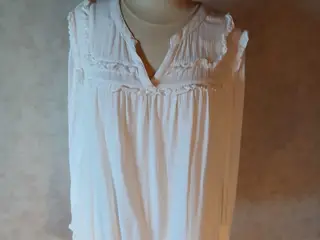Hvid bluse