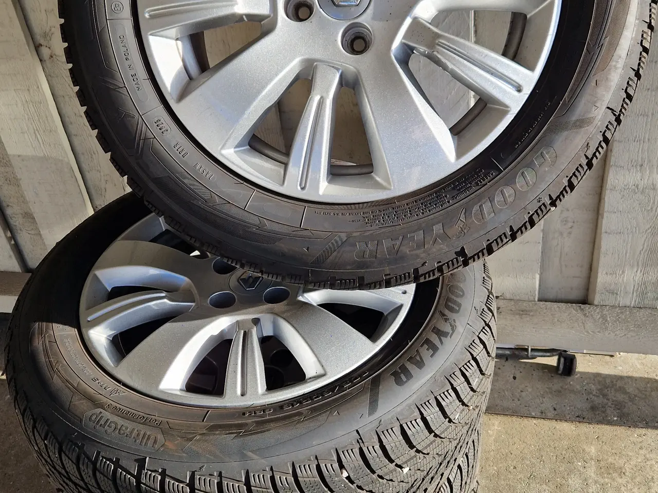 Billede 3 - Vinterdæk Goodyear Ultragrip Performance 205/60/16